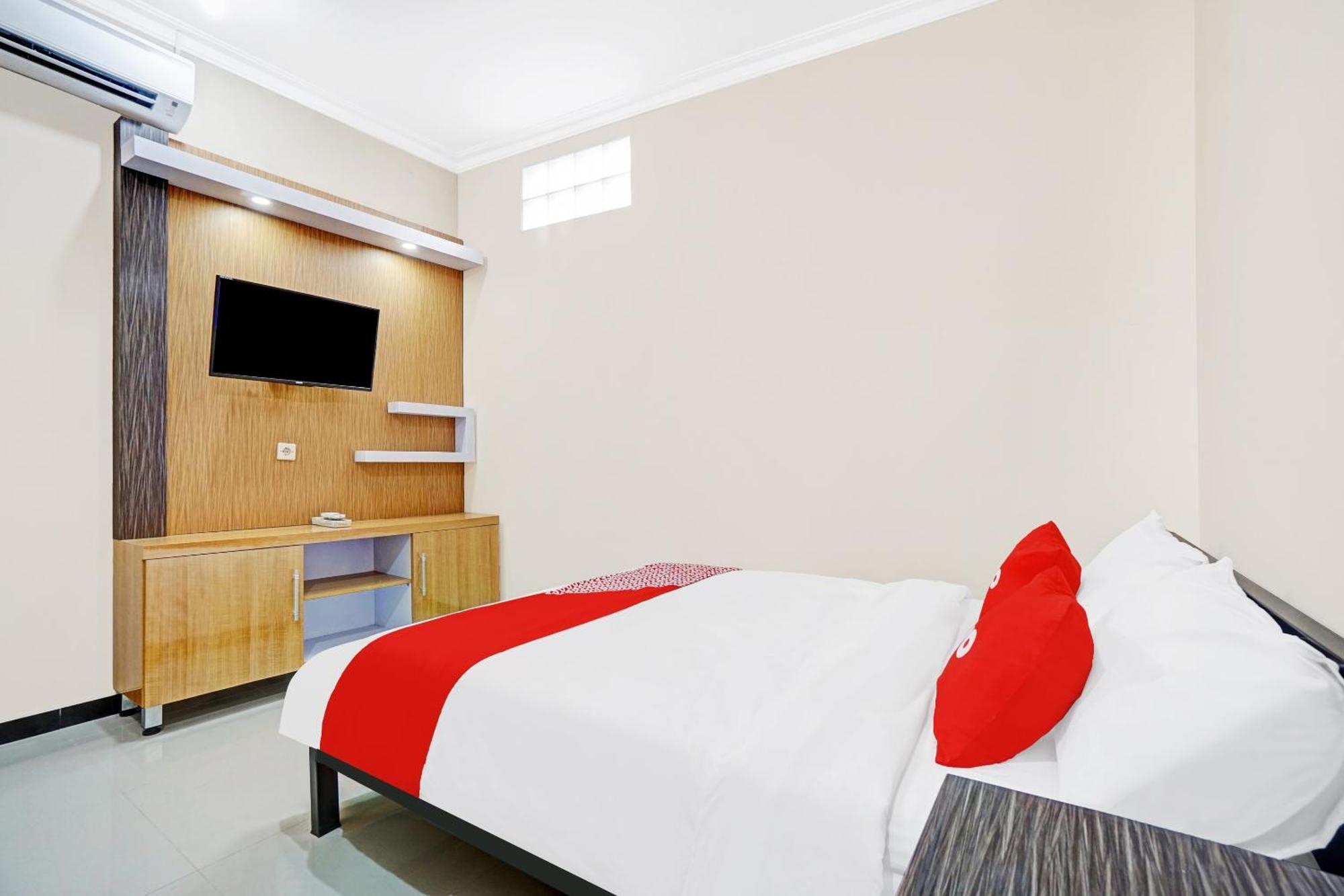 Avisha Guest House Syariah Malang Exterior photo