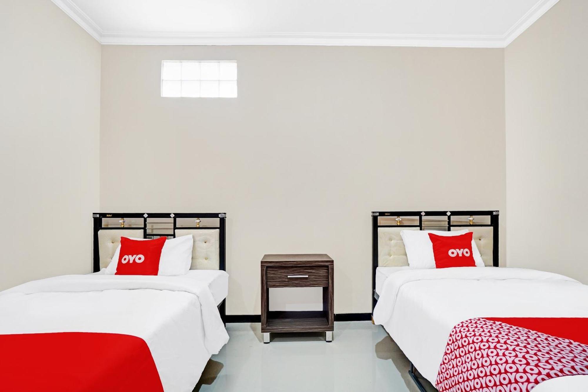 Avisha Guest House Syariah Malang Exterior photo